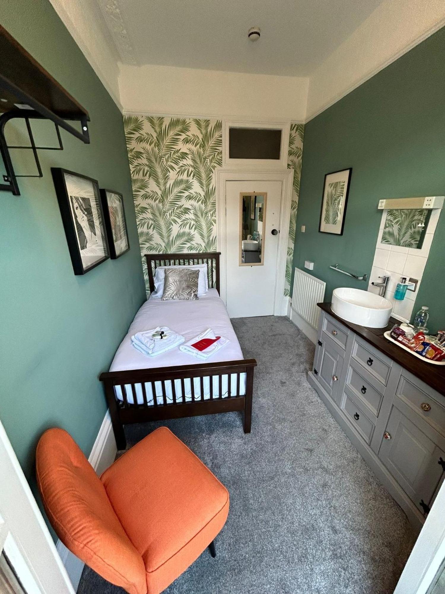 The Lyndhurst Guest House Γκρέιτ Γιάρμουθ Εξωτερικό φωτογραφία